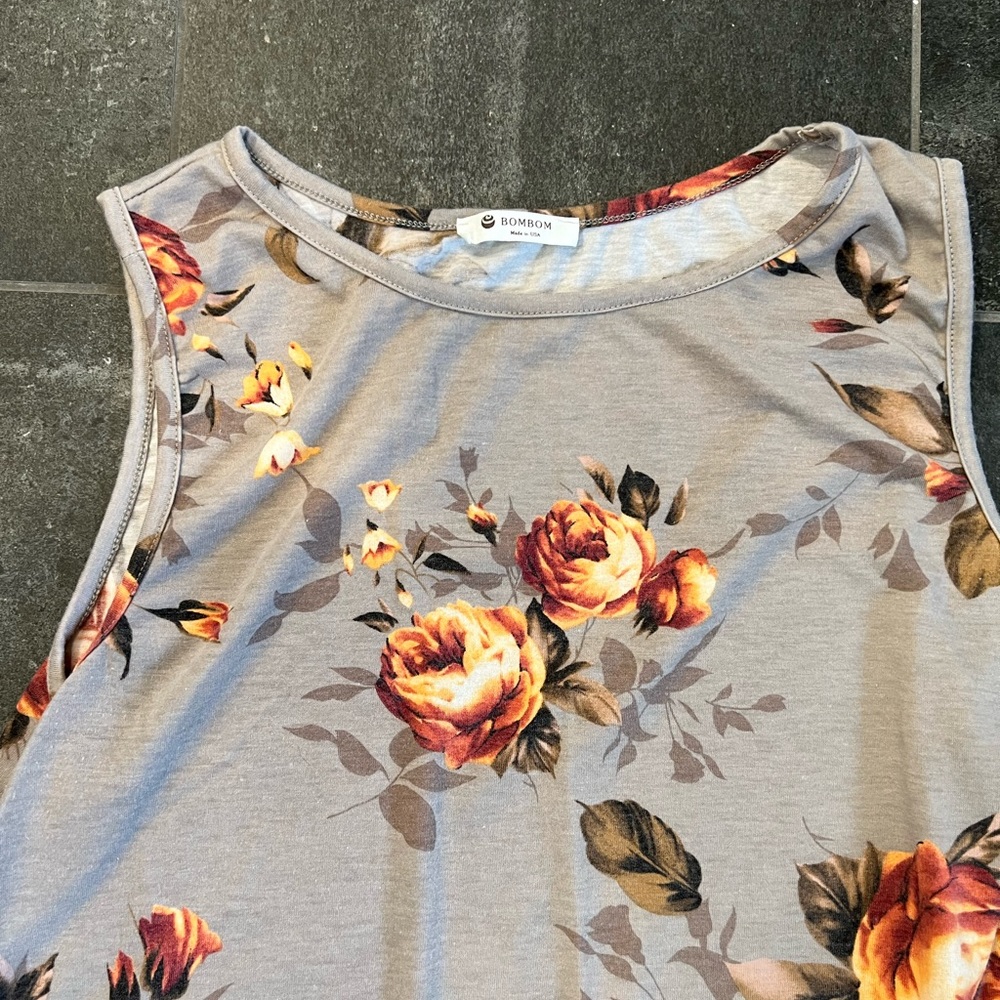Floral Tank - Picture 2 of 2